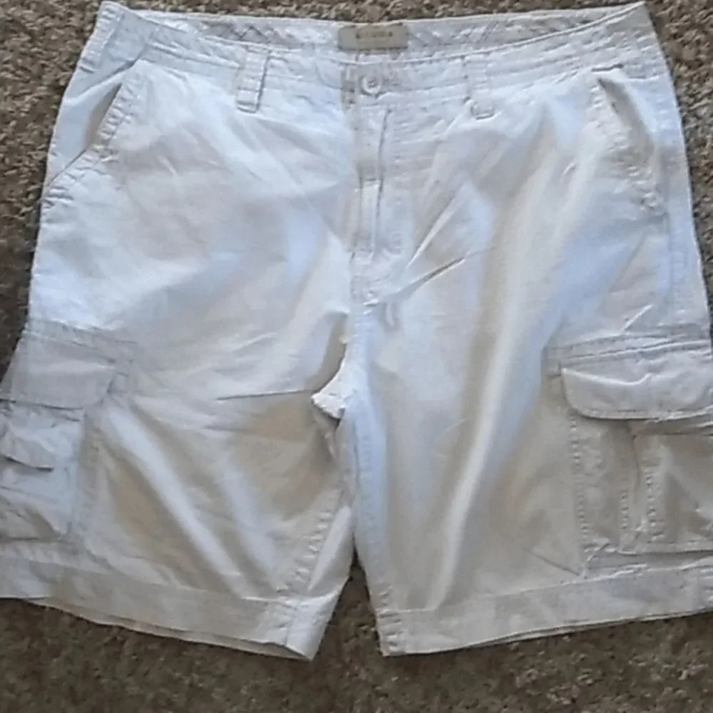 W32 Sonoma White Men's Cargo Shorts with Multi-Pocket Design